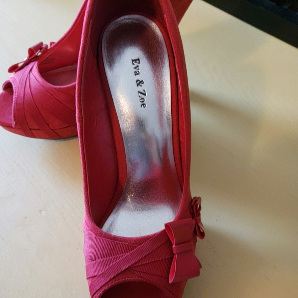 Heels - Picture 2 of 4